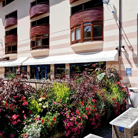 4 Couchages Avec Balcon En Centre-ville, Proche Remontees Et Thermes - - Fr-1-512-69 Apartment *
